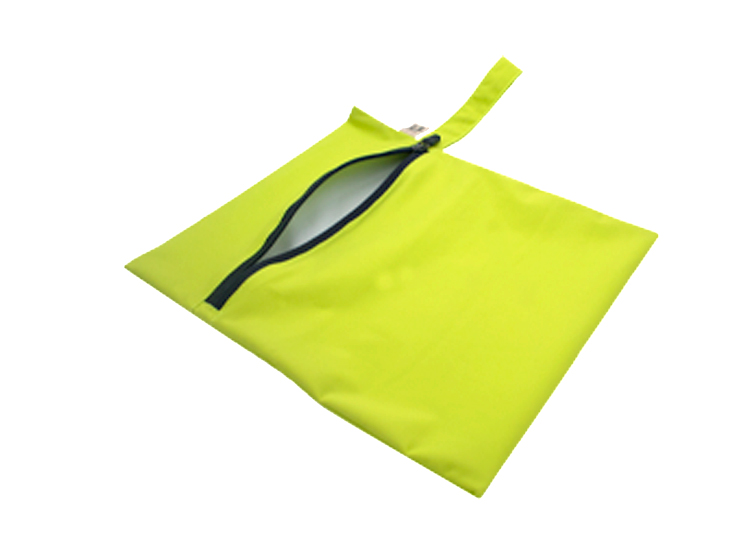 BOLSA IMPERMEABLE BAMBOO BALANCE TALLA S VERDE LIMÓN CON CIERRE AZUL OSCURO