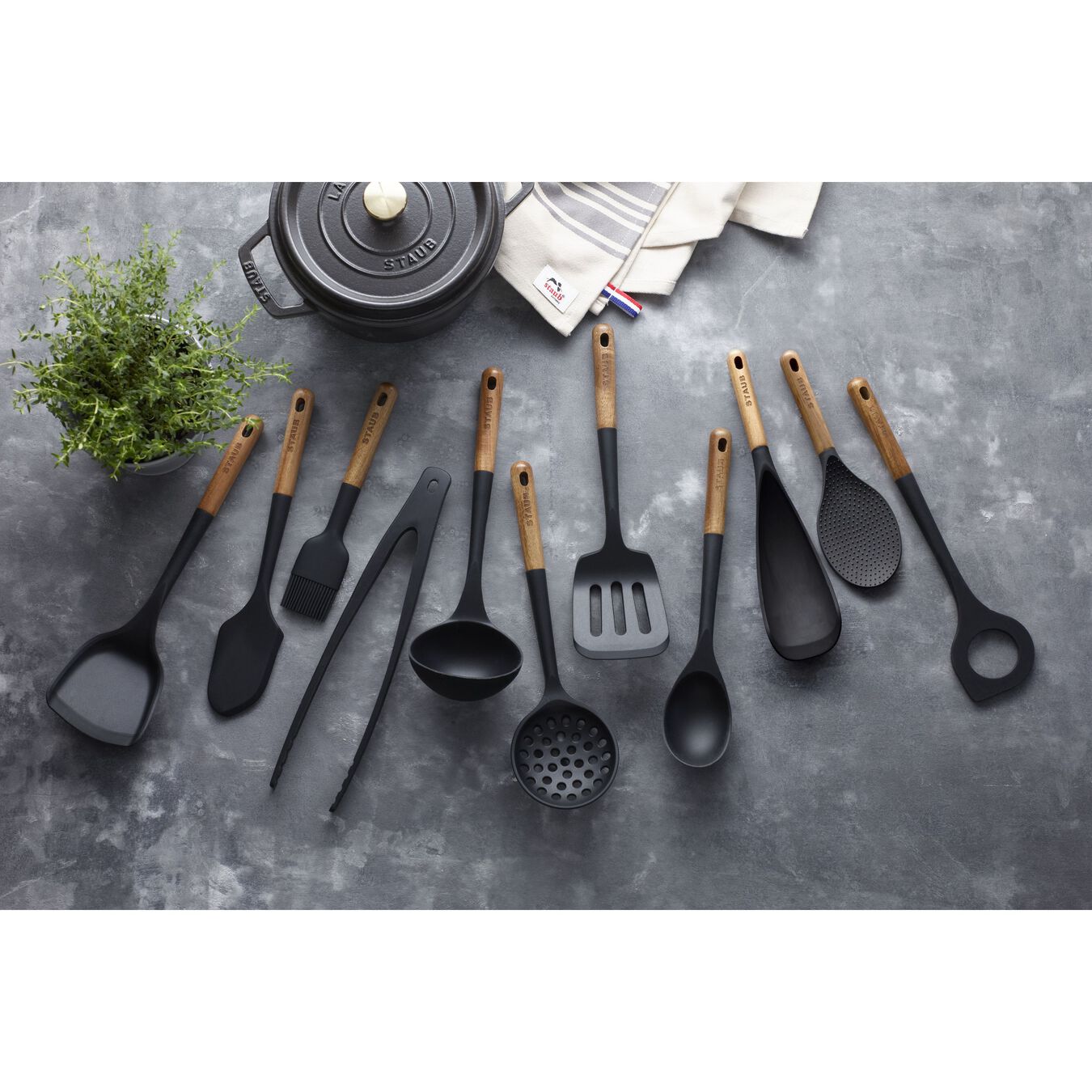 CUCHARA PARA SOPA DE 31CMS -STAUB