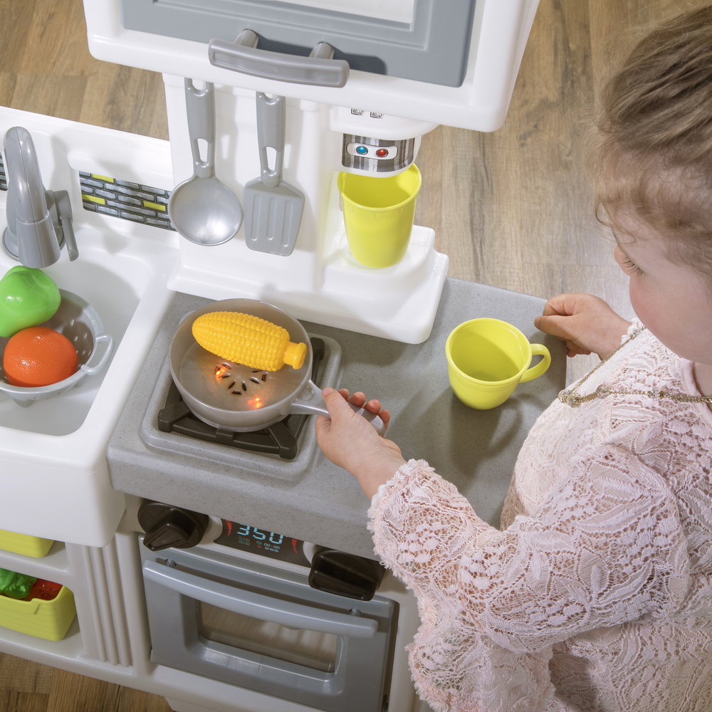 COCINITA MODERNA DOWNTOWN PARA NIÑOS STEP 2 GRIS