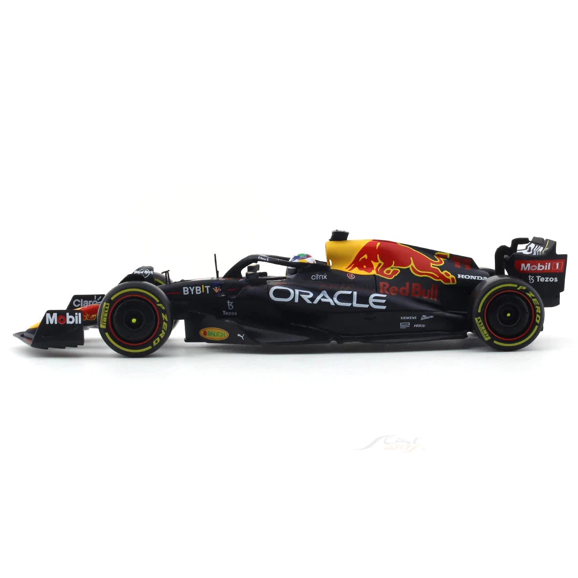 Bburago 1/24 Red Bull RB18 #11 Perez
