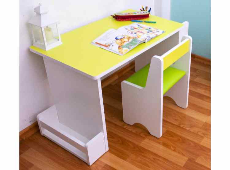 ESCRITORIO Y SILLA  PEKE PARA NIÑOS DE 5 A 9 AÑOS COLOR VERDE