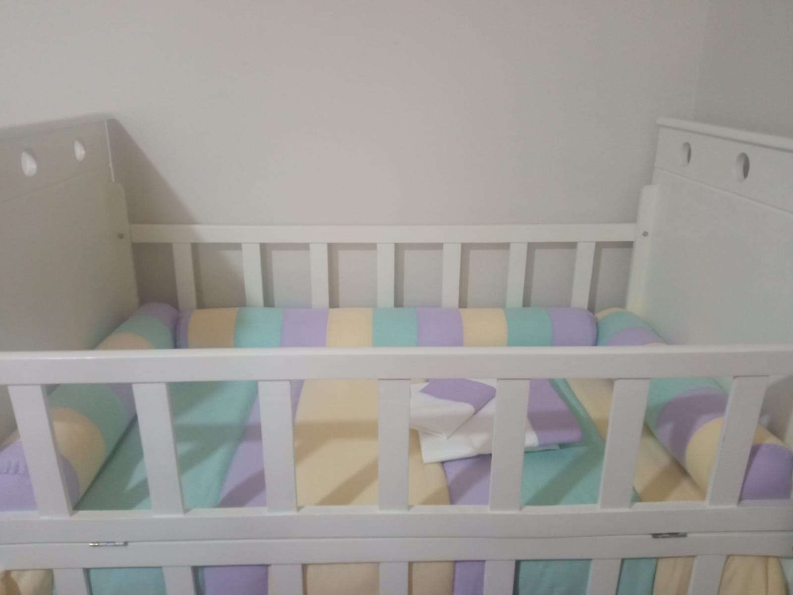 SET DE CUNA ESTANDAR DISEÑO TUBULARES - TRICOLOR