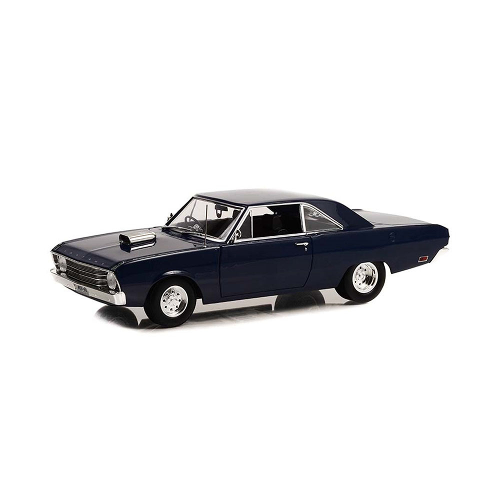 DDA Licensed 1:18 Scale Wog Boy 1969 VF Valiant With Figures Diecast Model Car