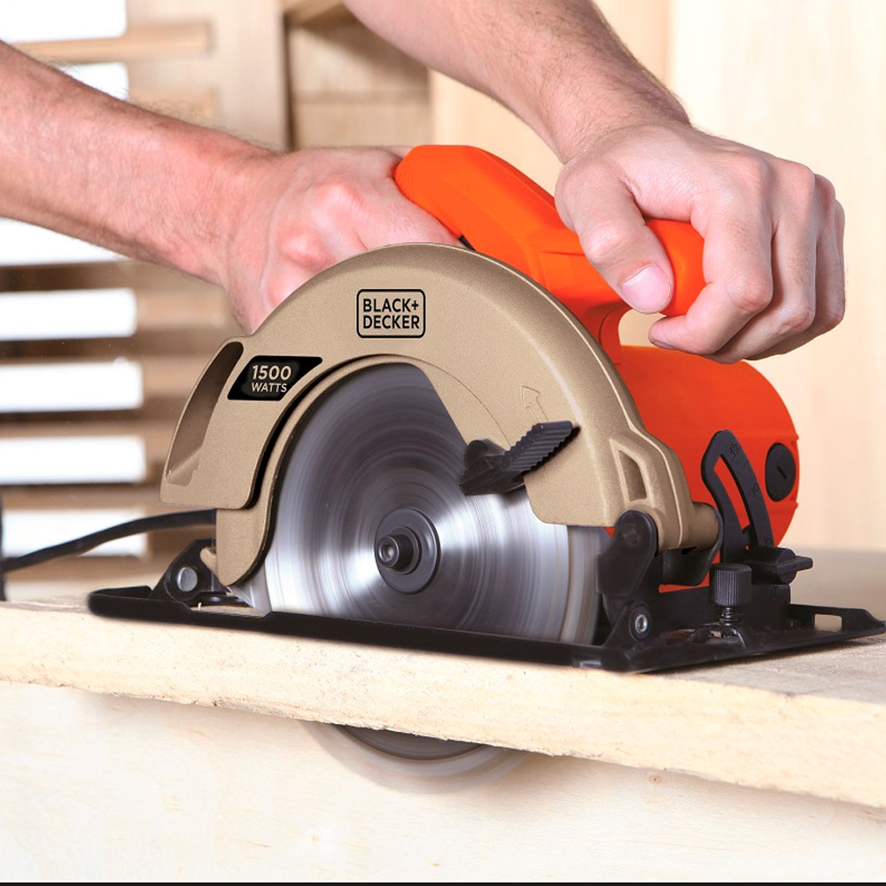 SIERRA CIRCULAR BLACK AND DECKER 1500W 7 1/4' INCLUYE DISCO
